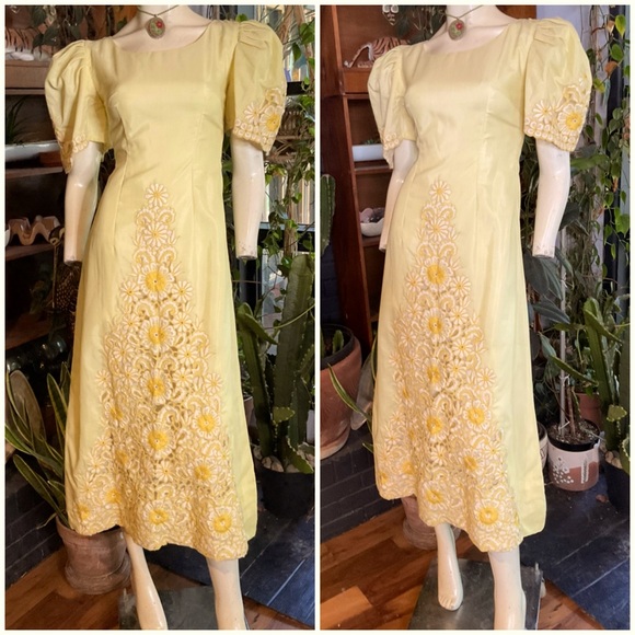 Vintage Dresses & Skirts - Vintage Embroidered Yellow Flowers Maxi Dress